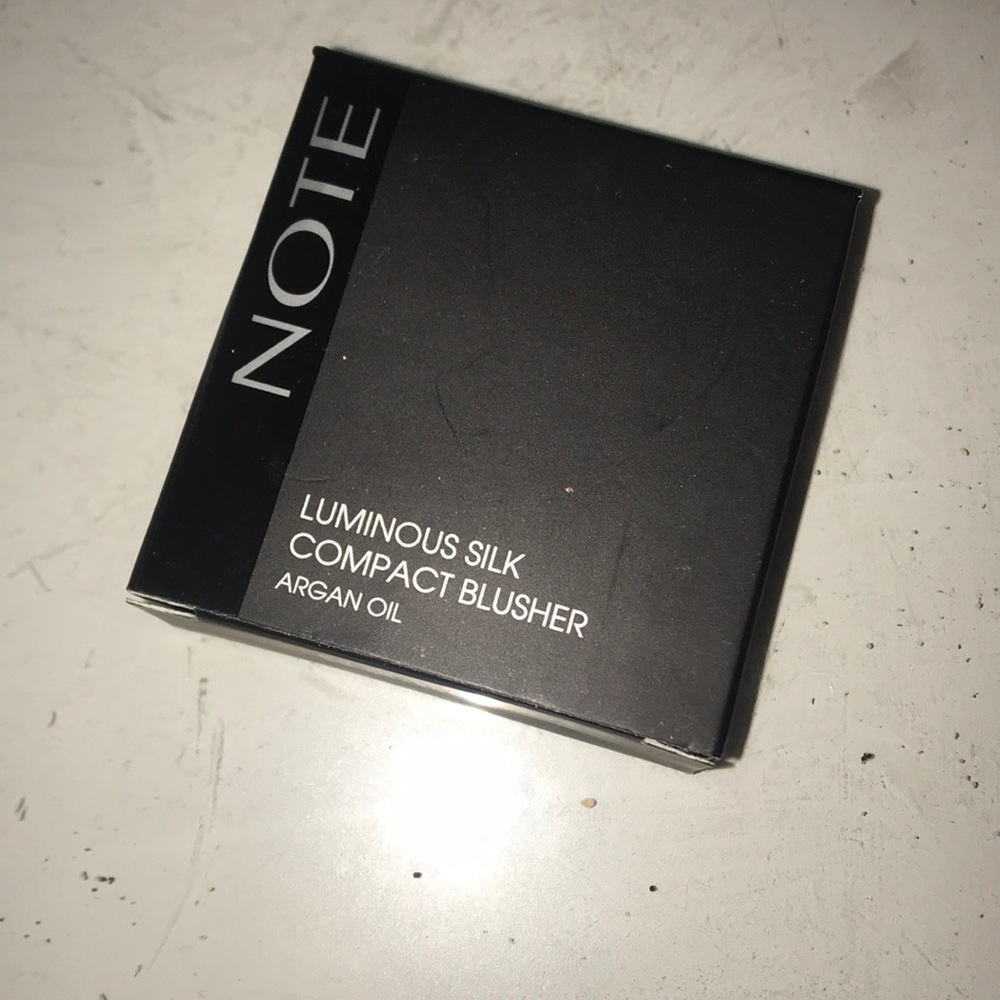 Note luminous blush